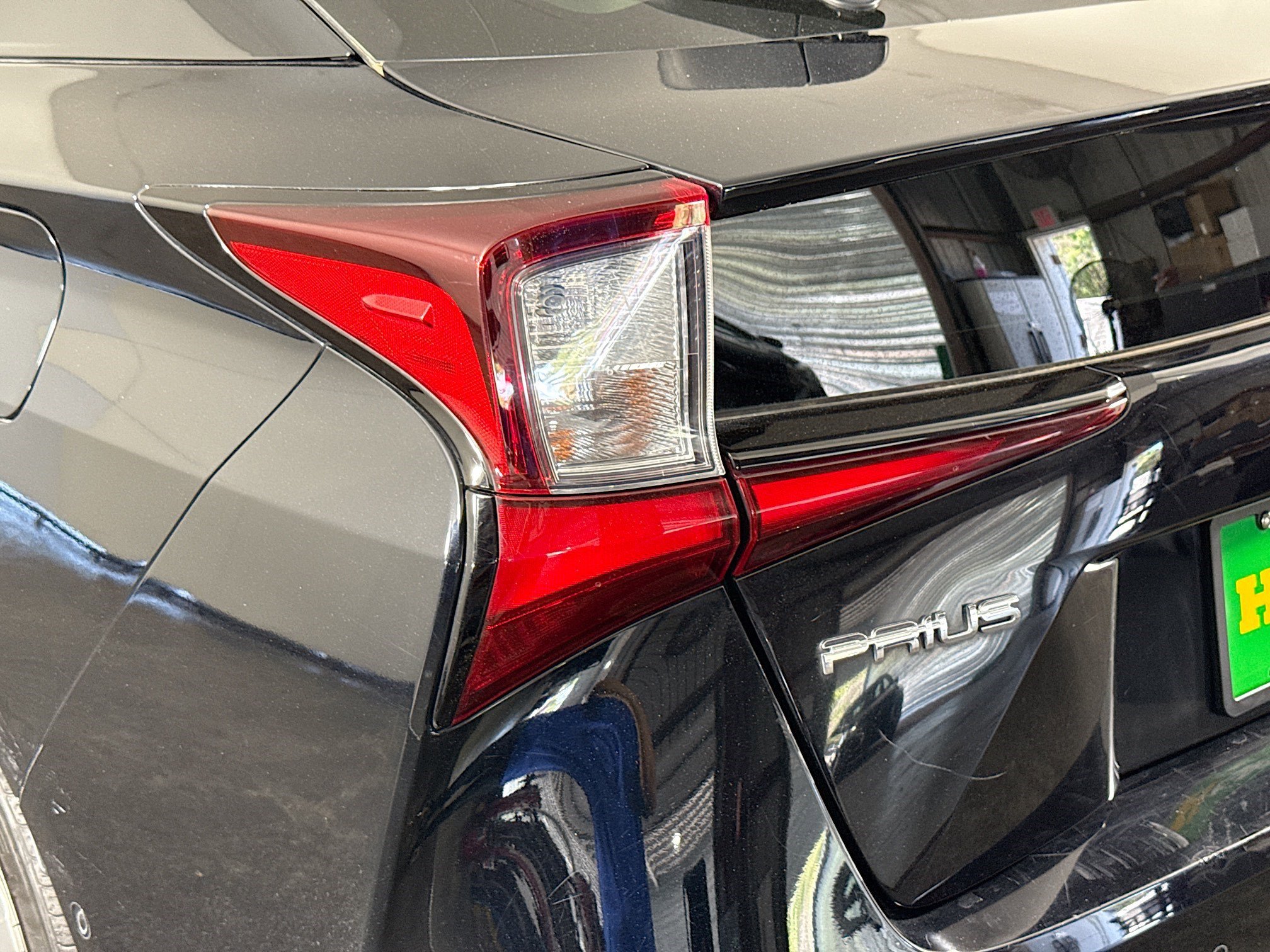 Used 2022 Toyota Prius LE FWD image 36