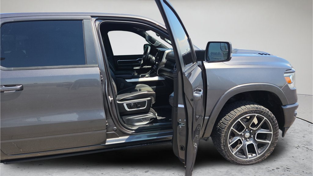 Used 2019 RAM 1500 Laramie w/ Sport Appearance Package AWD/4WD image 41