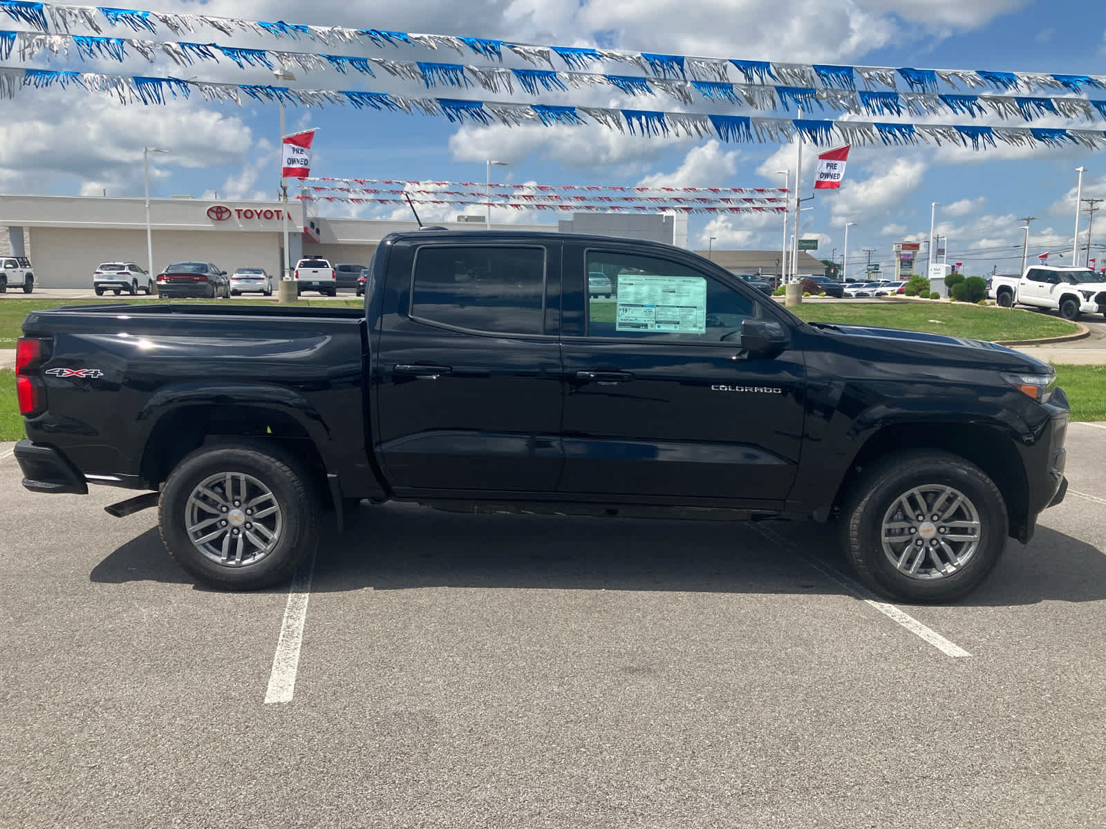 New 2026 Chevrolet Colorado LT w/ LT Convenience Package AWD/4WD image 7