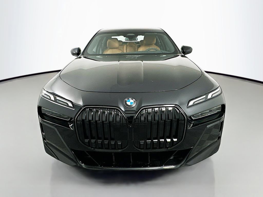 Used 2025 BMW 740i w/ Premium Package image 2