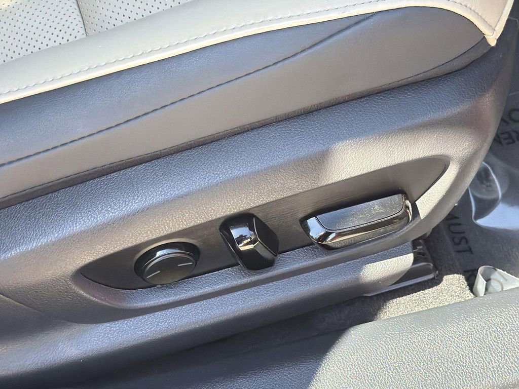 Used 2021 Lexus ES 300h Ultra Luxury w/ Accessory Package 2 image 32