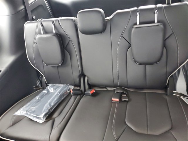 New 2026 Chrysler Pacifica Limited w/ Uconnect Theater Family Group image 11