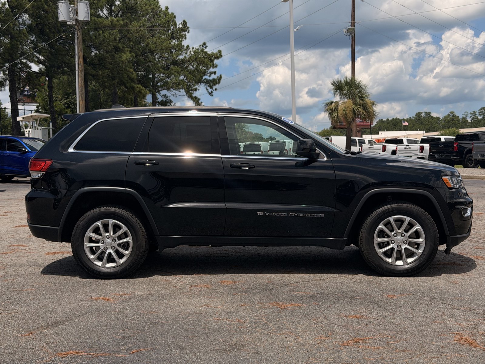 Used 2022 Jeep Grand Cherokee Laredo E AWD/4WD image 13