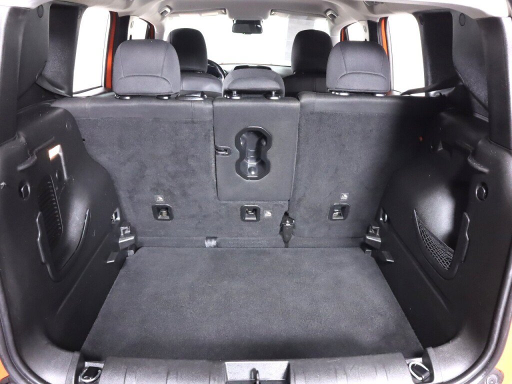 Used 2019 Jeep Renegade Altitude w/ Quick Order Package 2XM FWD image 33