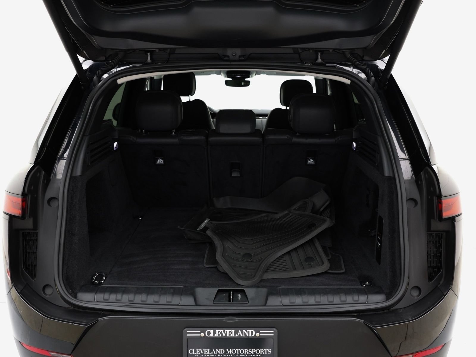 Used 2023 Land Rover Range Rover Sport SE AWD/4WD image 17
