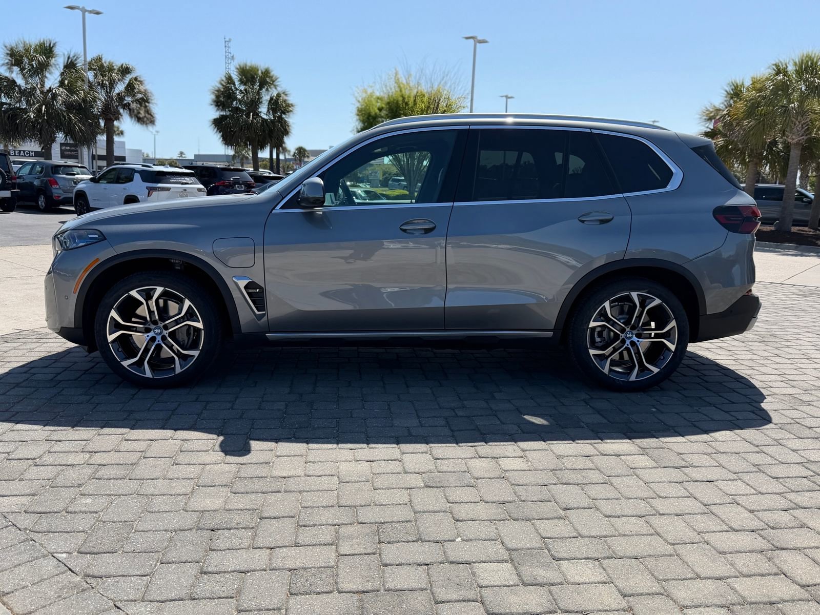 Certified 2024 BMW X5 xDrive50e w/ Premium Package image 12