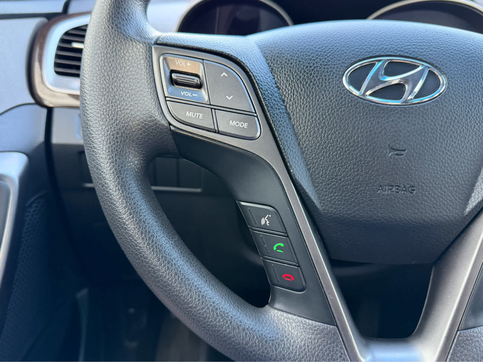 Used 2017 Hyundai Santa Fe SE w/ Cargo Package FWD image 24