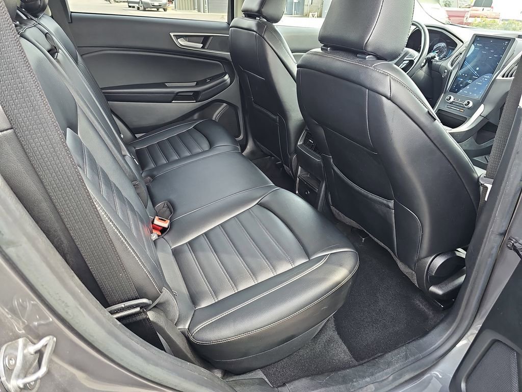 Used 2023 Ford Edge SEL image 14