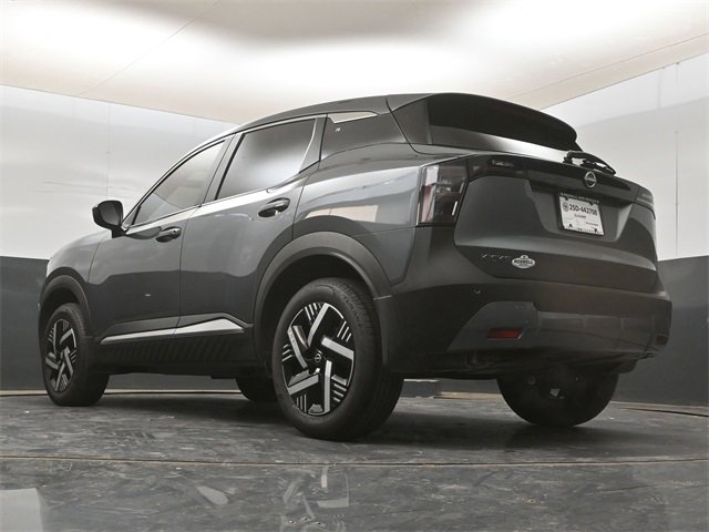 Used 2025 Nissan Kicks SV w/ Charging Package image 18