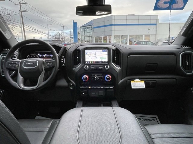 Used 2023 GMC Sierra 3500 Denali image 3
