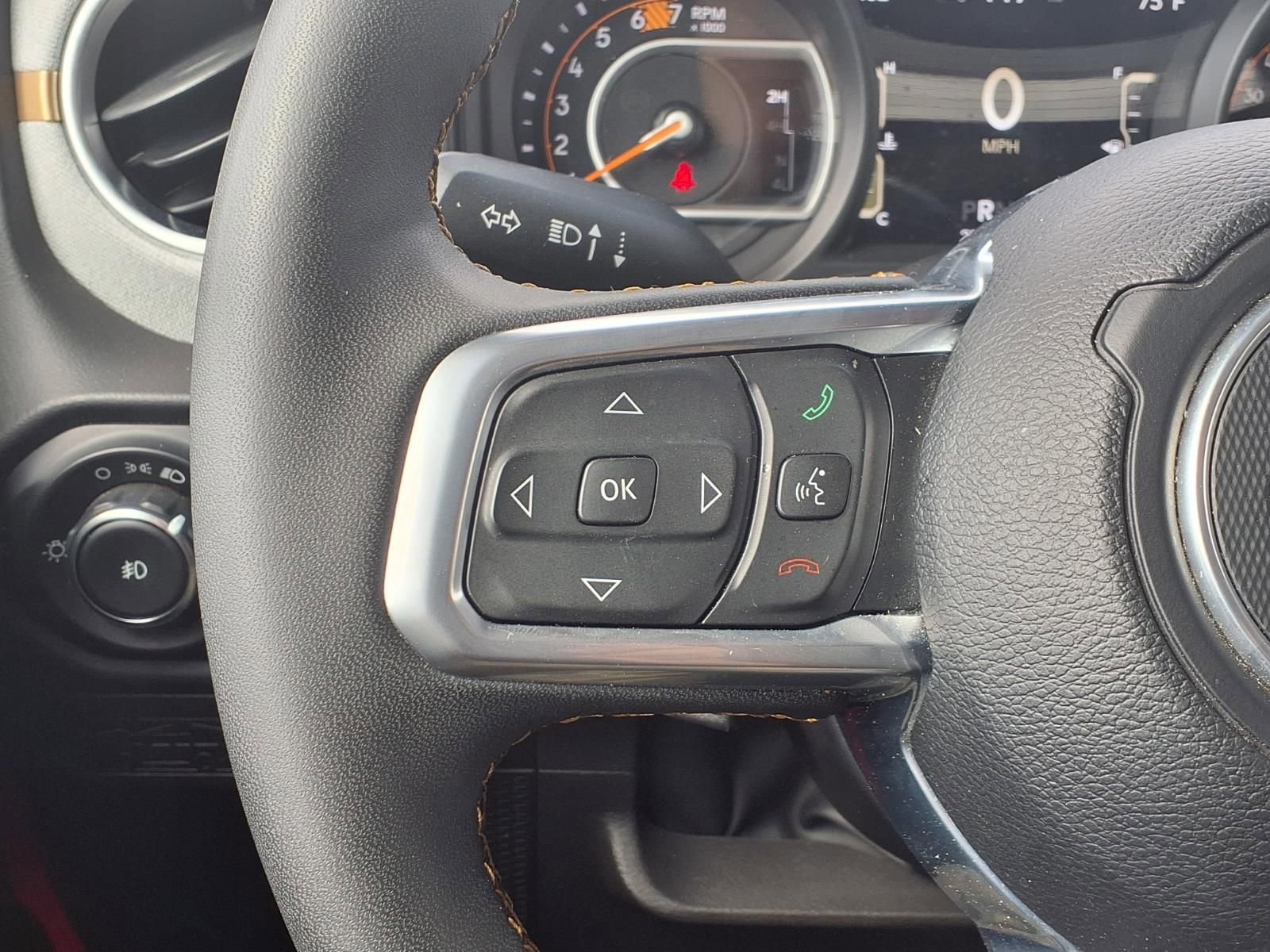 Used 2025 Jeep Wrangler Sahara image 15