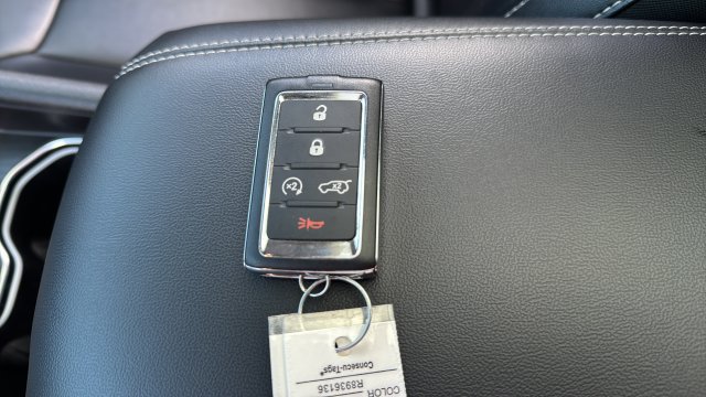 Used 2024 Jeep Grand Cherokee L Limited w/ Black Appearance Package AWD/4WD image 20