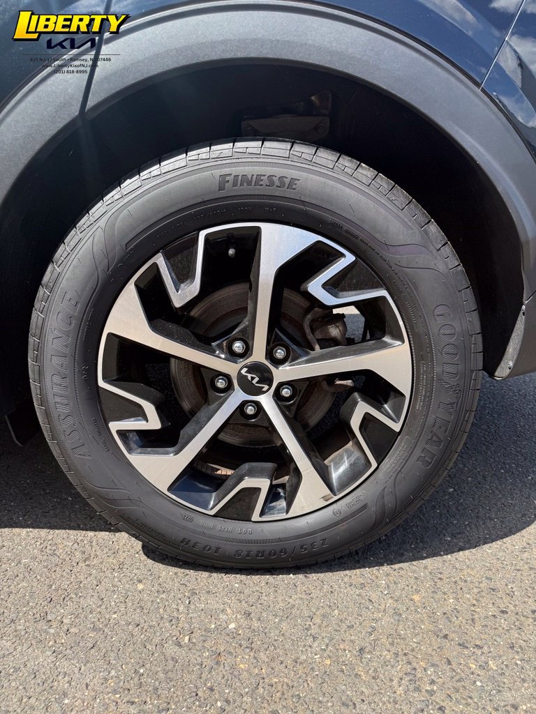 Used 2023 Kia Sportage EX AWD/4WD image 17