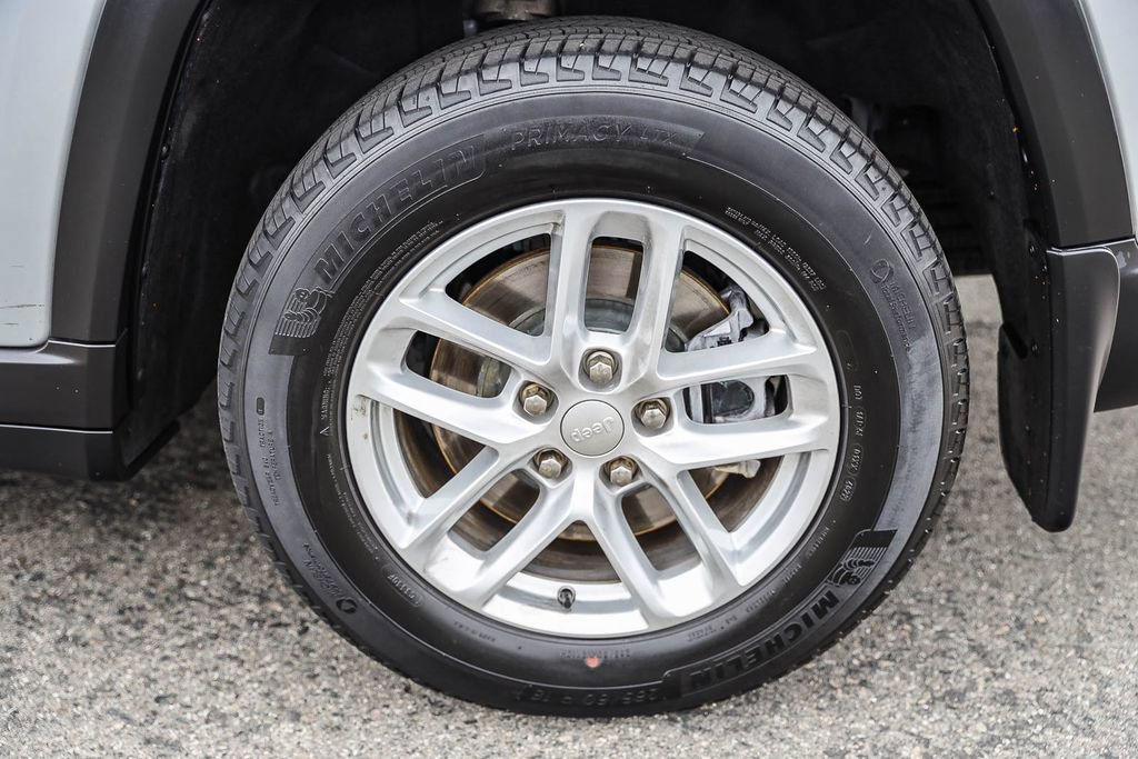 Used 2023 Jeep Grand Cherokee L Laredo w/ Trailer Tow Group (B) AWD/4WD image 8