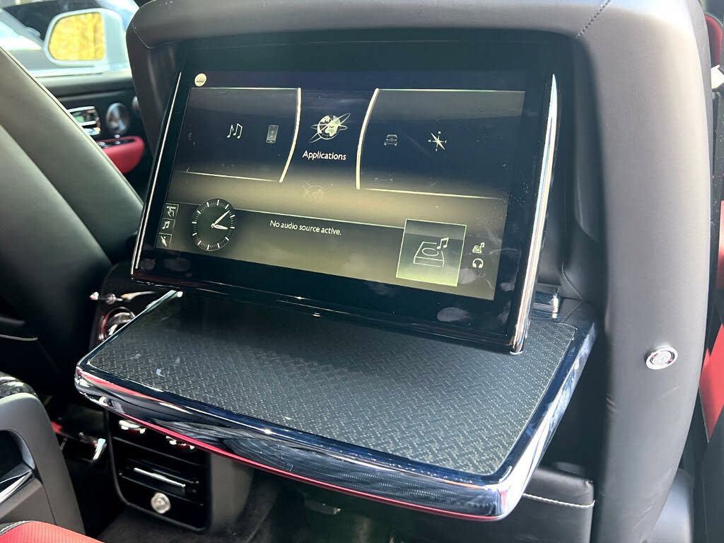 Used 2022 Rolls-Royce Cullinan Black Badge AWD/4WD image 38