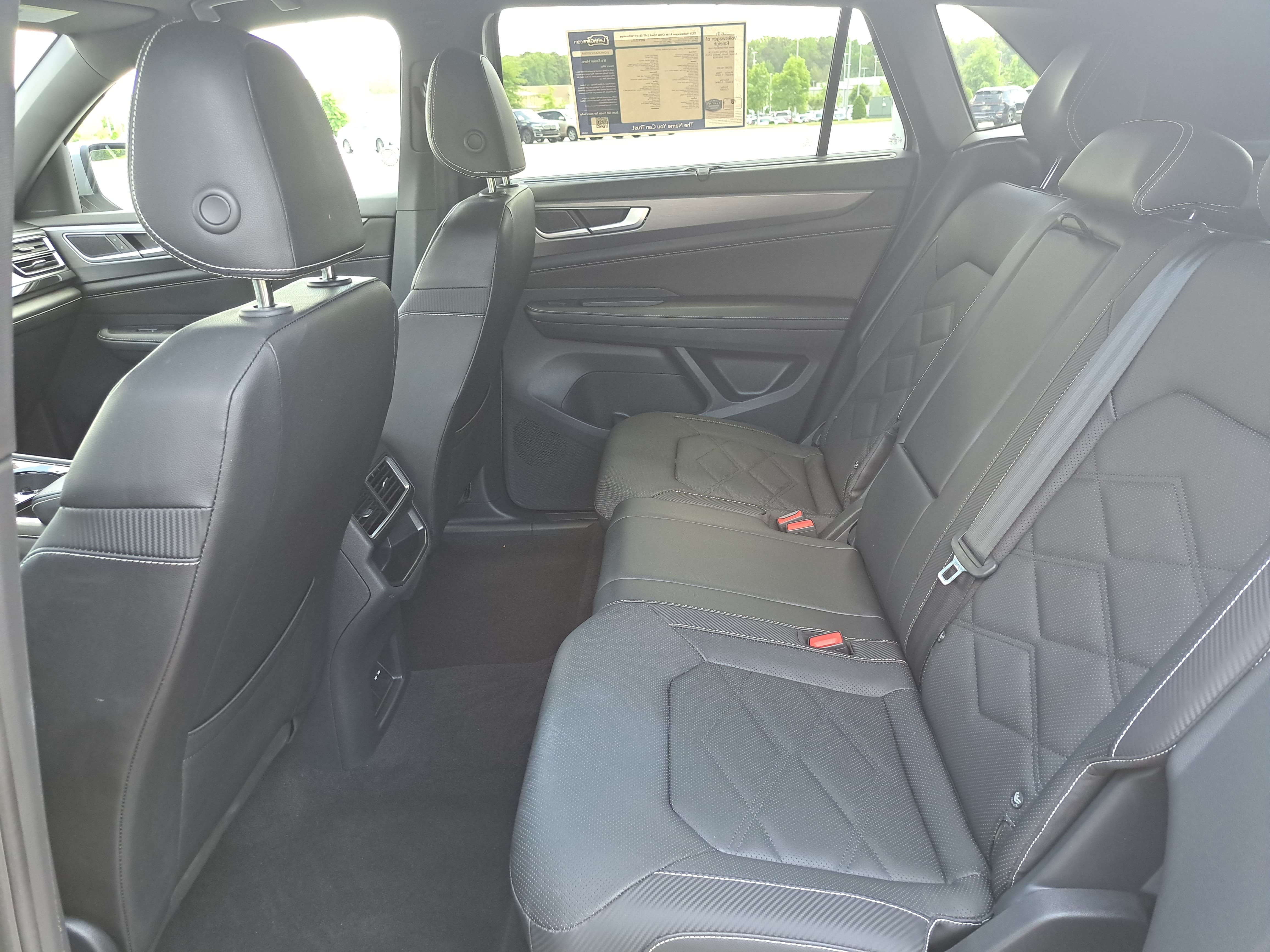 Used 2025 Volkswagen Atlas Cross Sport SE FWD image 13