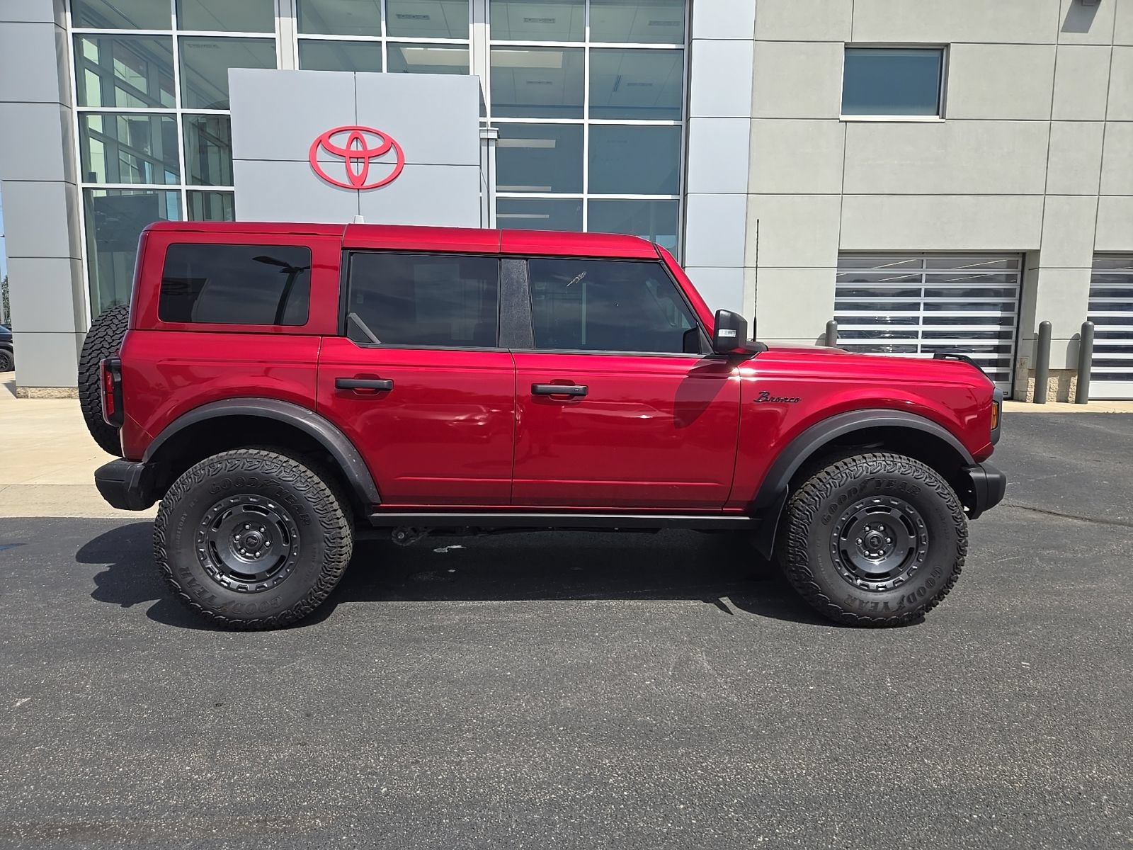 Used 2025 Ford Bronco Badlands AWD/4WD image 8
