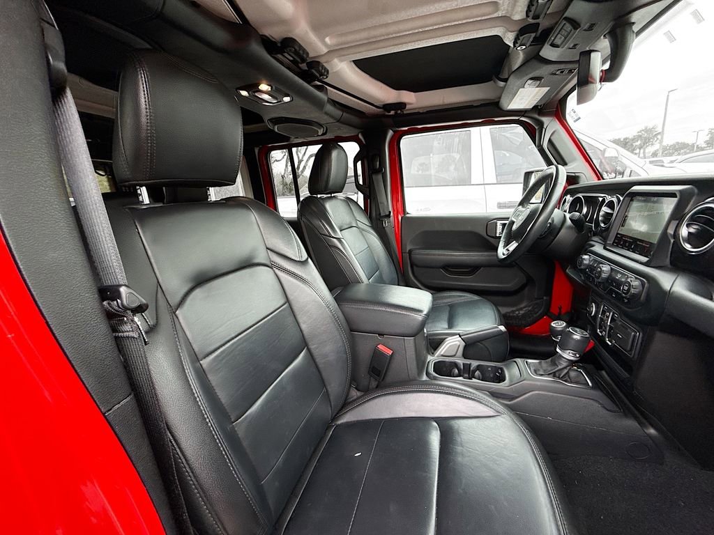 Used 2022 Jeep Wrangler Unlimited Sahara image 32
