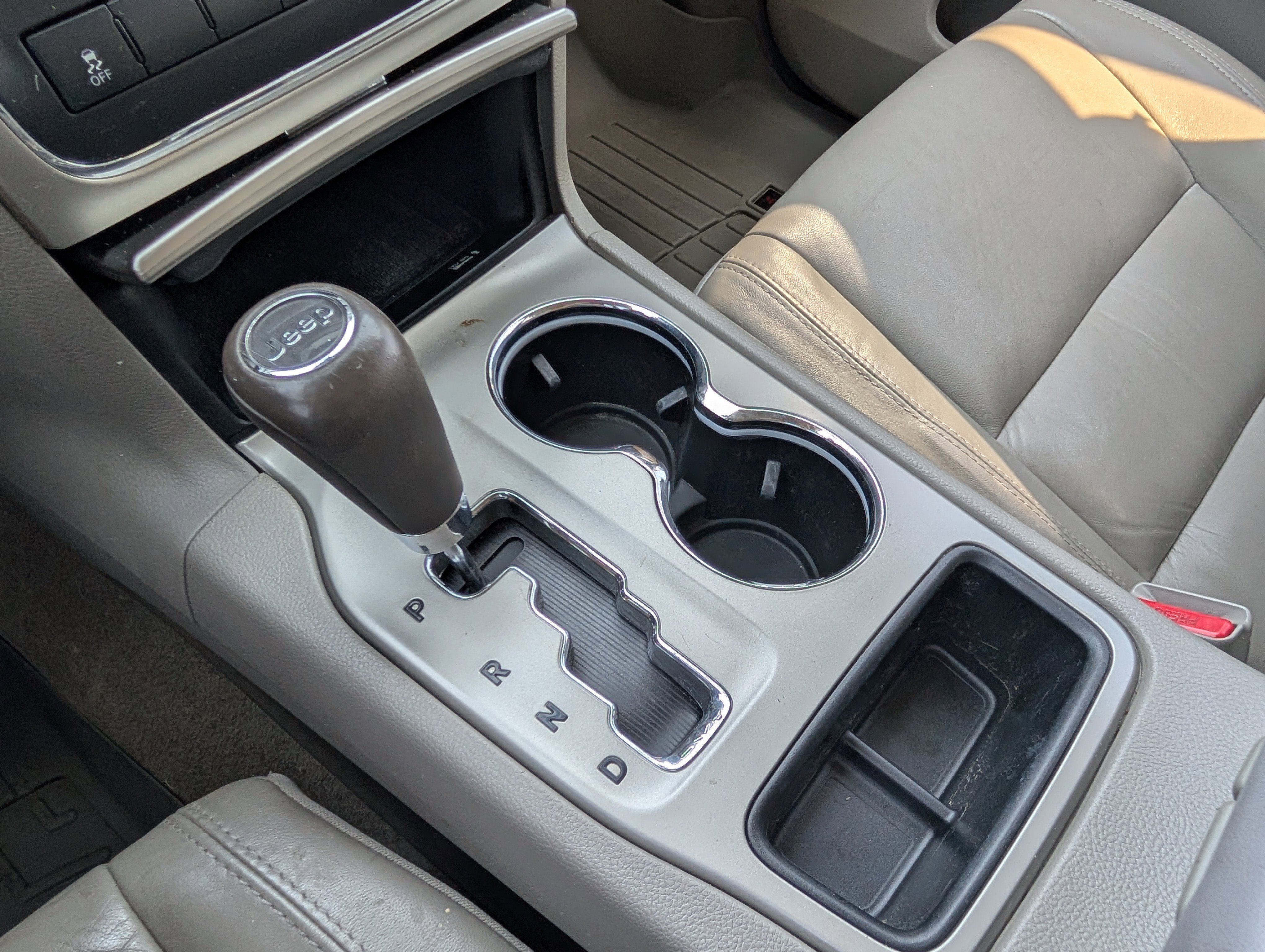 Used 2013 Jeep Grand Cherokee Laredo AWD/4WD image 19