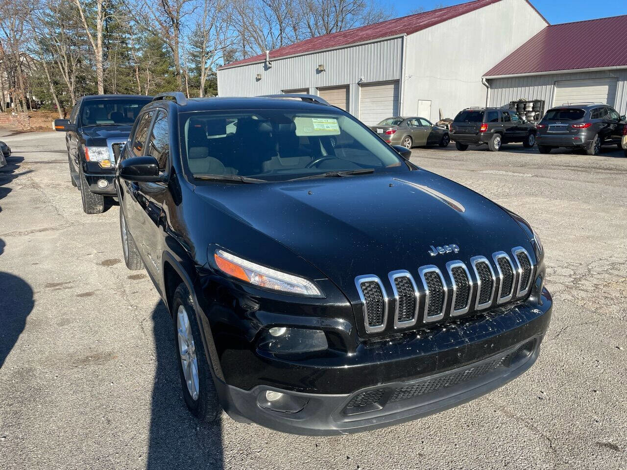 Used 2017 Jeep Cherokee Latitude w/ Comfort/Convenience Group image 7