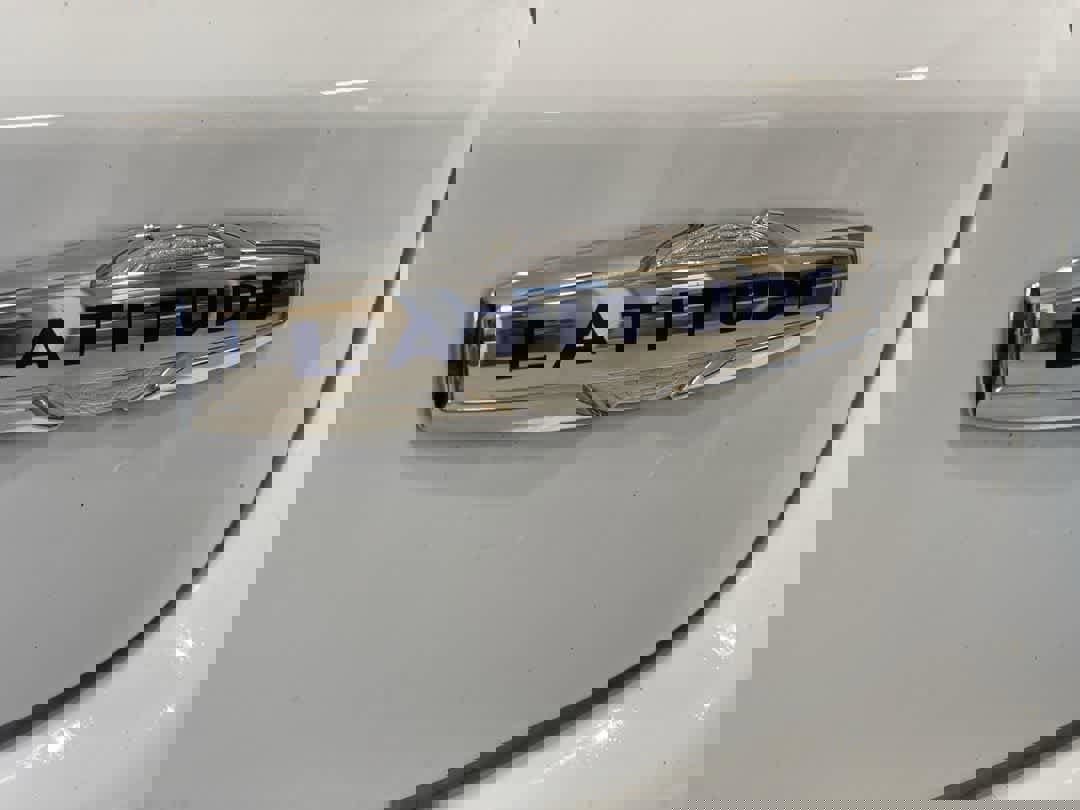 Used 2024 Jeep Compass Latitude image 11