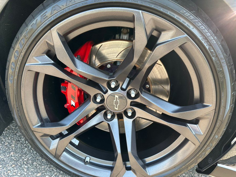 Used 2020 Chevrolet Camaro SS RWD image 38
