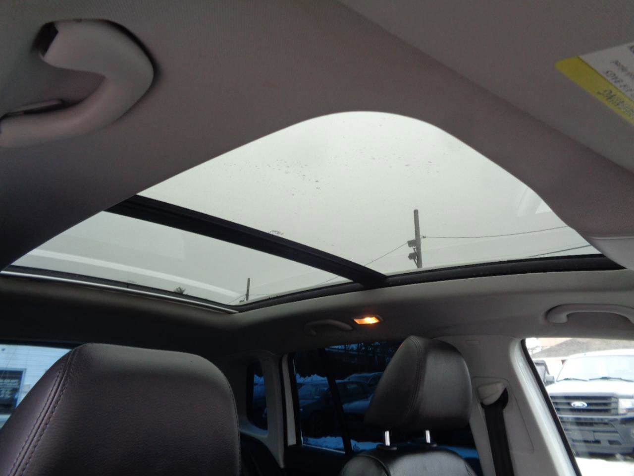 Used 2017 Volkswagen Tiguan Sport image 36