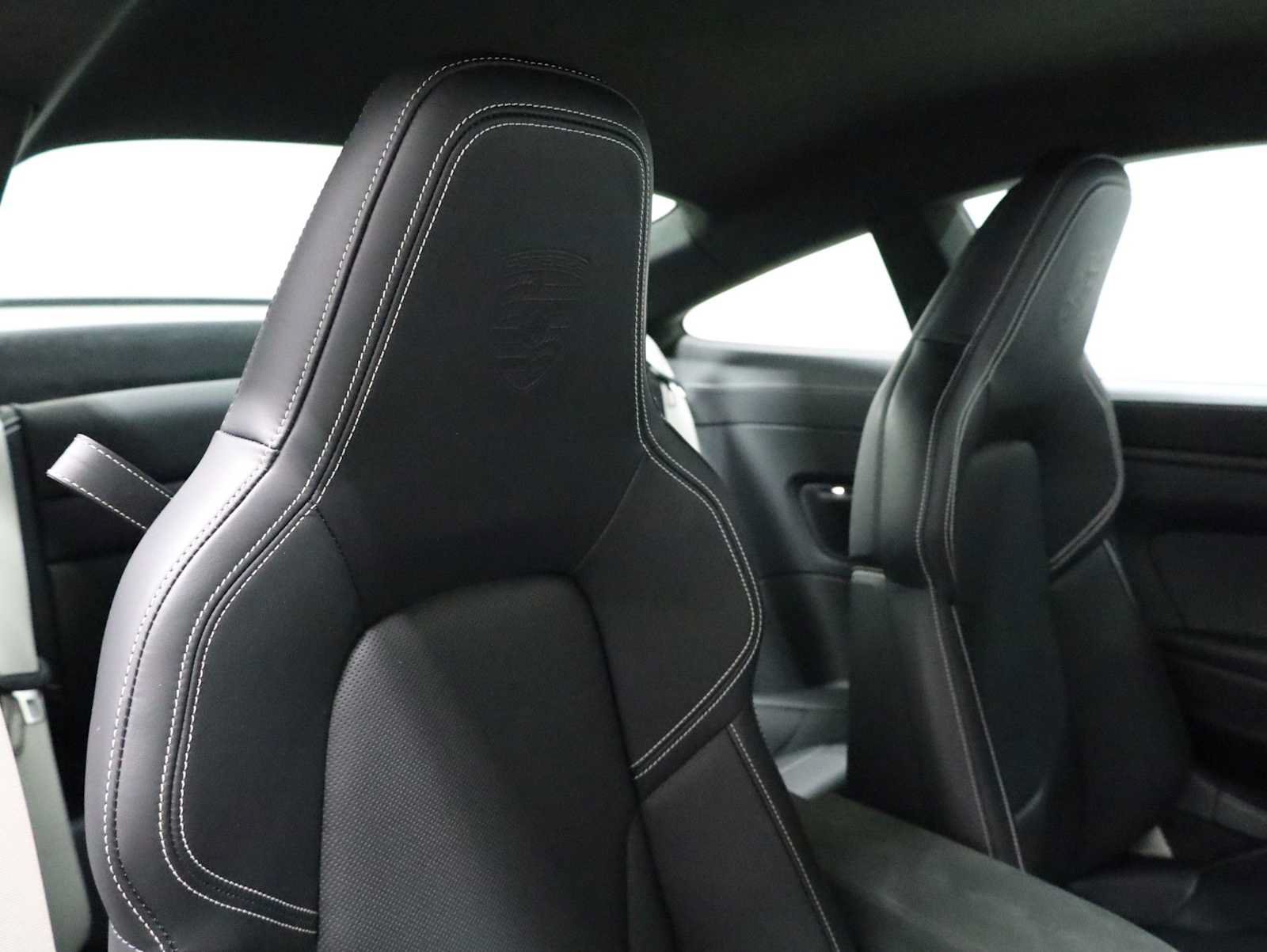 Certified 2025 Porsche 911 Carrera RWD image 21
