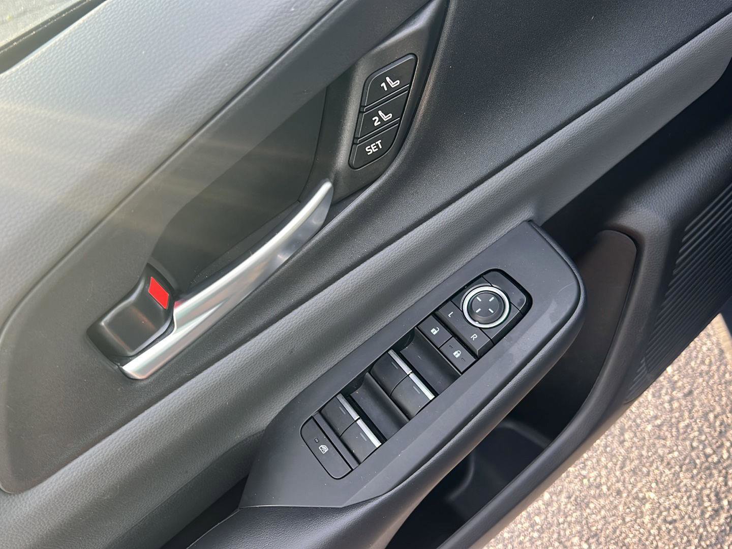 Used 2024 Toyota Prius Limited image 33