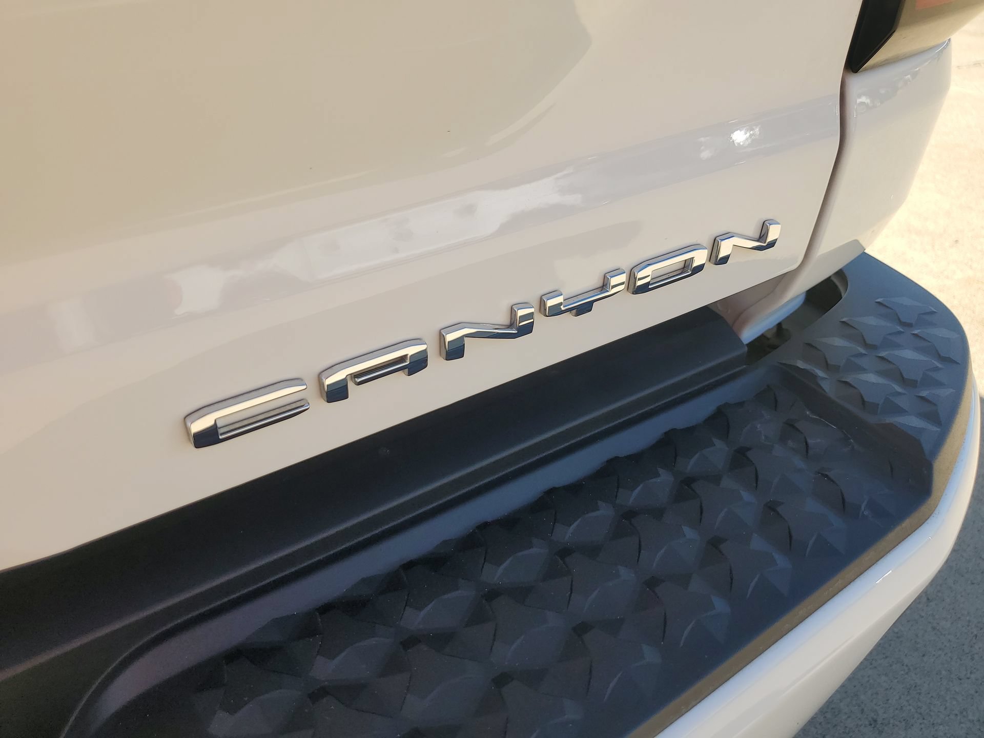 Used 2025 GMC Canyon Denali AWD/4WD image 39