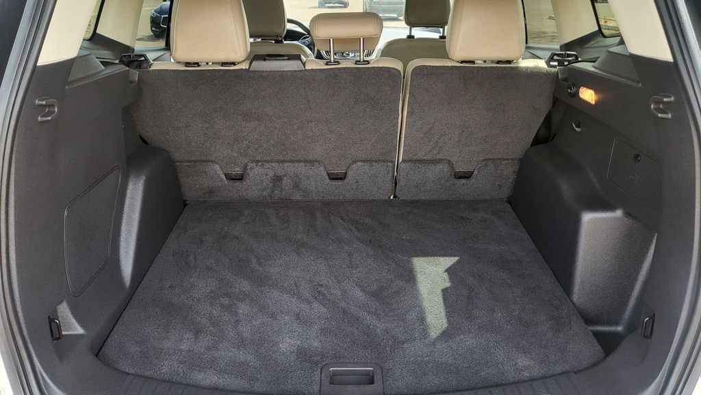 Used 2019 Ford Escape Titanium FWD image 12