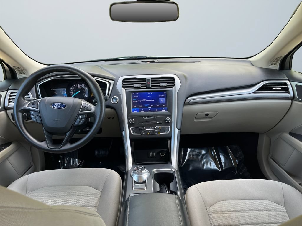 Used 2019 Ford Fusion SE FWD image 10