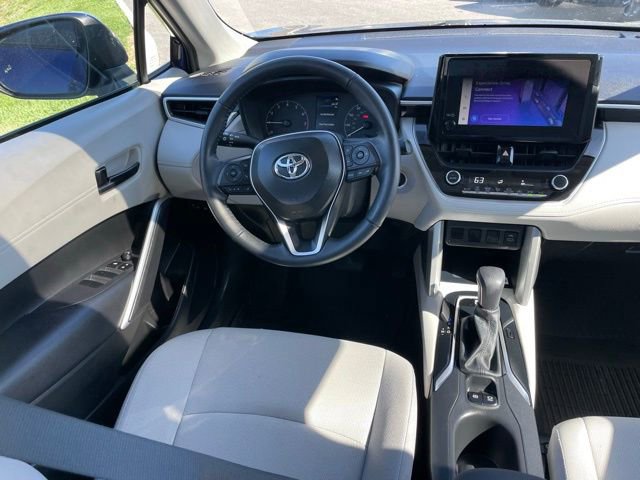 Used 2023 Toyota Corolla Cross LE w/ Moonroof Package AWD/4WD image 7