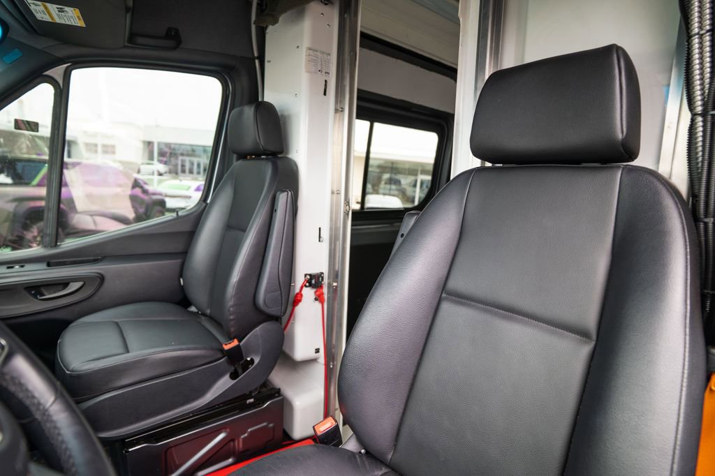 Used 2022 Mercedes-Benz Sprinter 4500 image 13