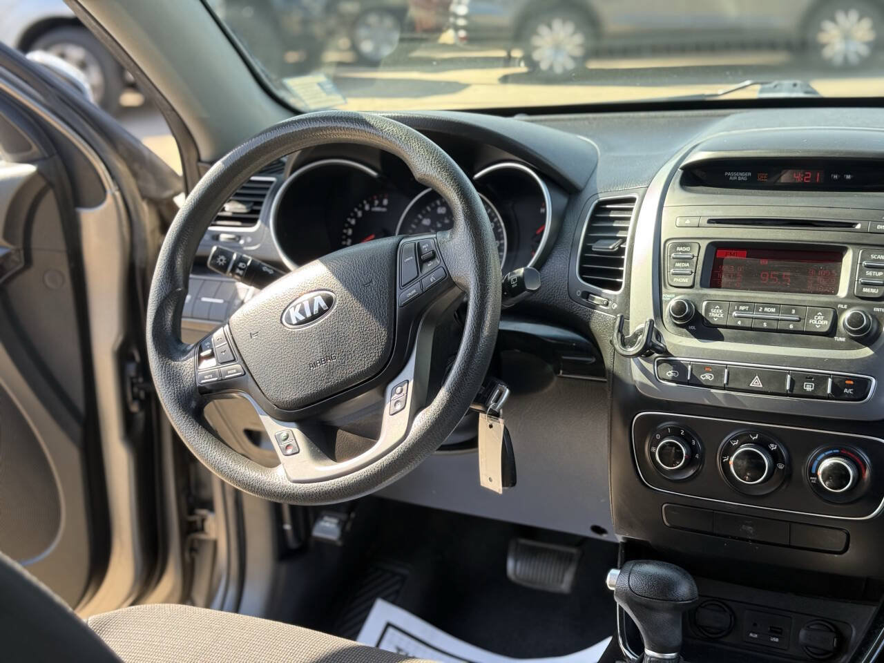 Used 2014 Kia Sorento LX FWD image 3