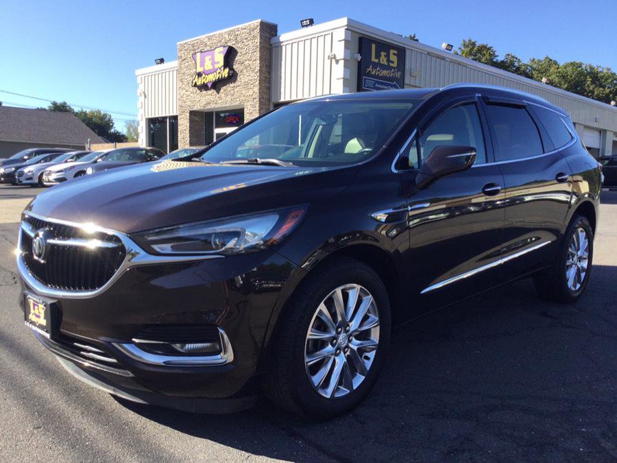 Used 2018 Buick Enclave Essence w/ Trailering Package image 1