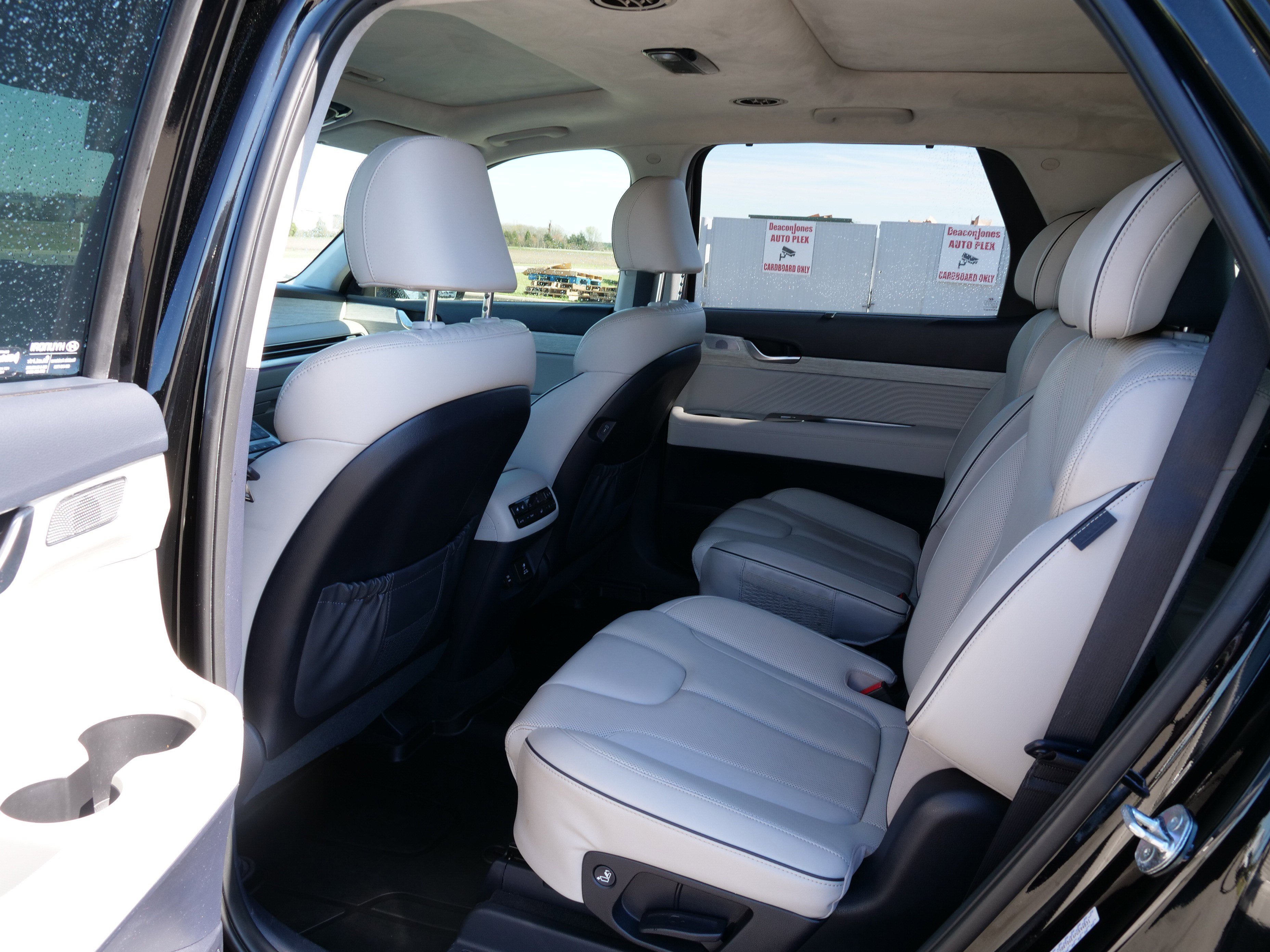 Used 2023 Hyundai Palisade Calligraphy image 16