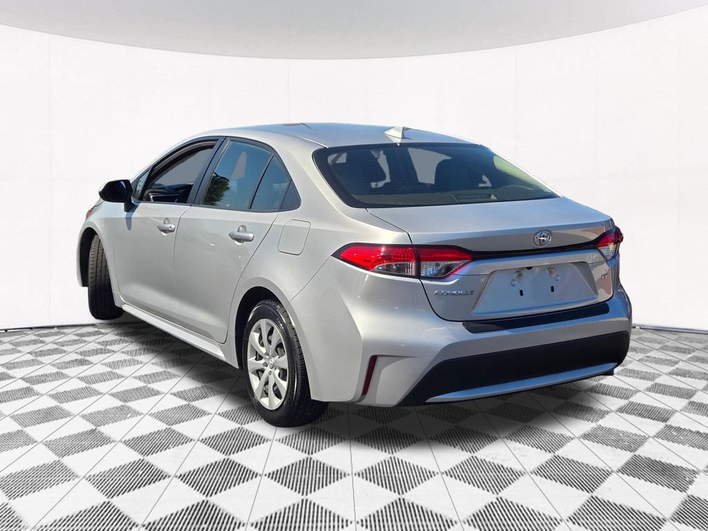 Used 2022 Toyota Corolla LE w/ Carpet Mat Package (TMS) FWD image 17
