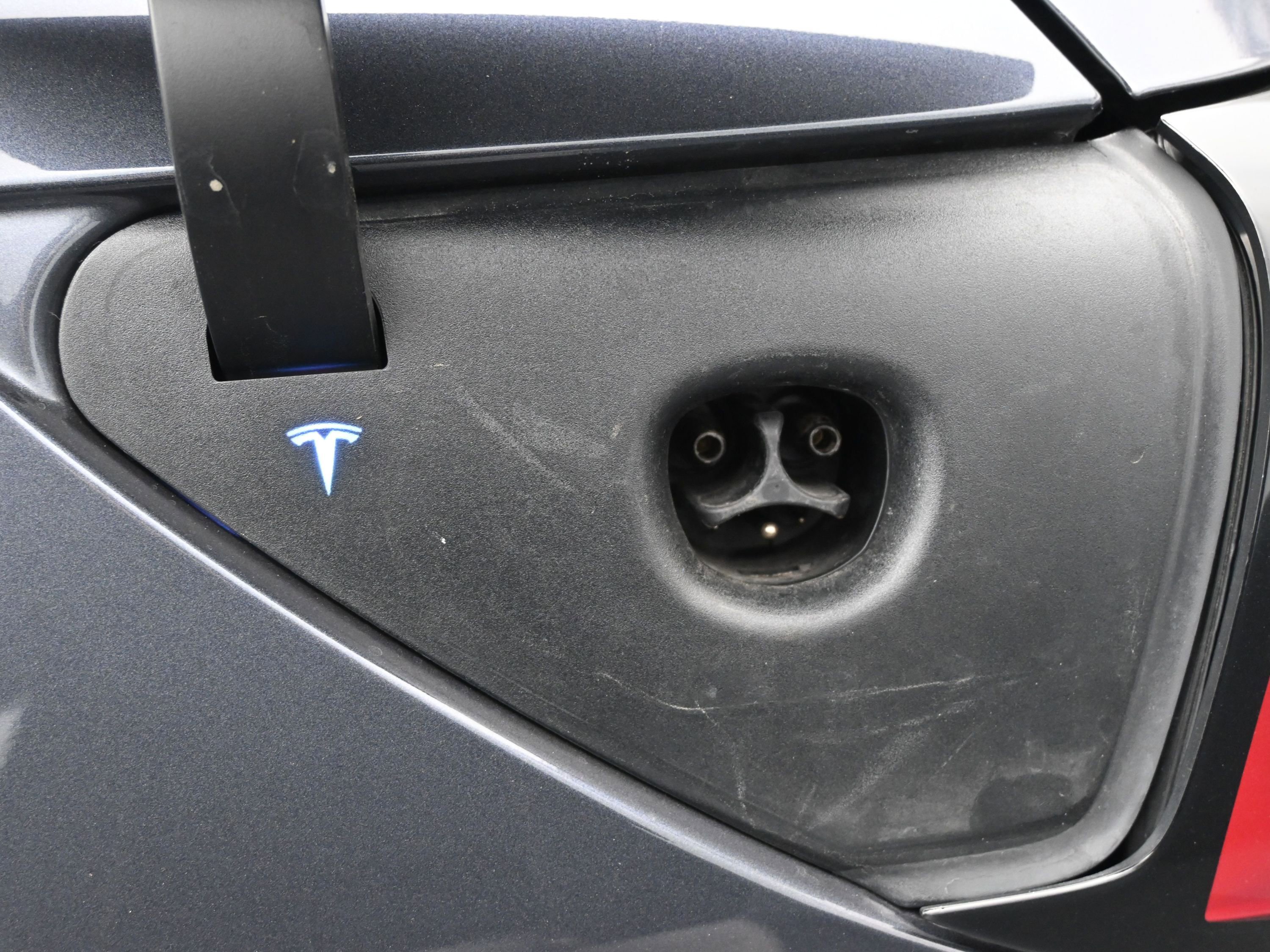 Used 2022 Tesla Model Y Long Range image 16