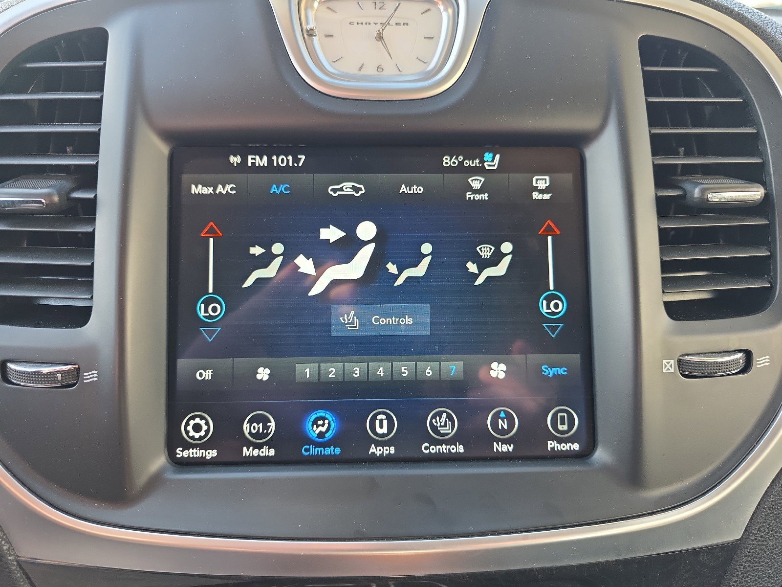 Used 2019 Chrysler 300 Limited image 31