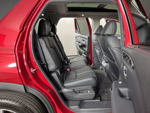 Used 2025 Honda Pilot Touring image 48