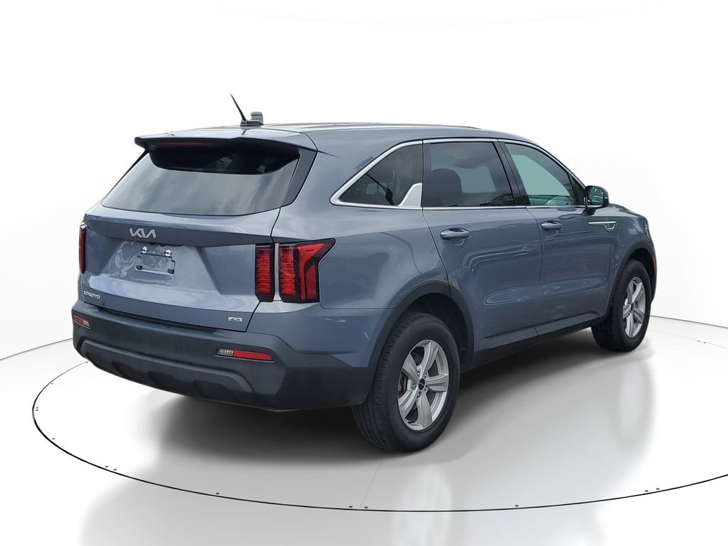 Certified 2023 Kia Sorento LX AWD/4WD image 4