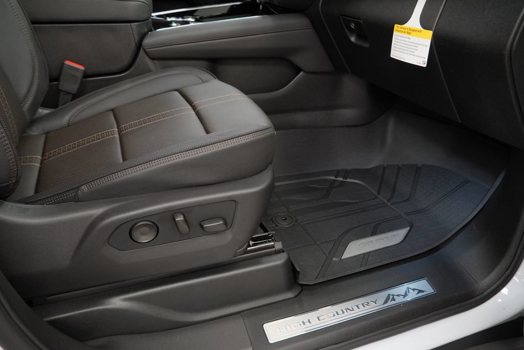 New 2026 Chevrolet Suburban High Country AWD/4WD image 36