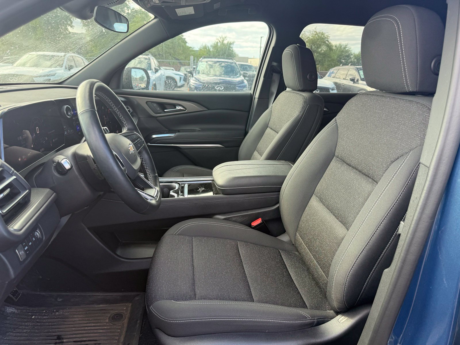 Used 2024 Chevrolet Traverse LT w/ Trailering Package AWD/4WD image 13