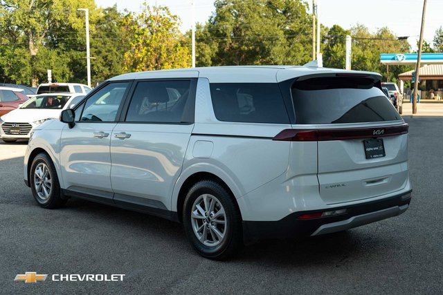Used 2024 Kia Carnival LX image 9