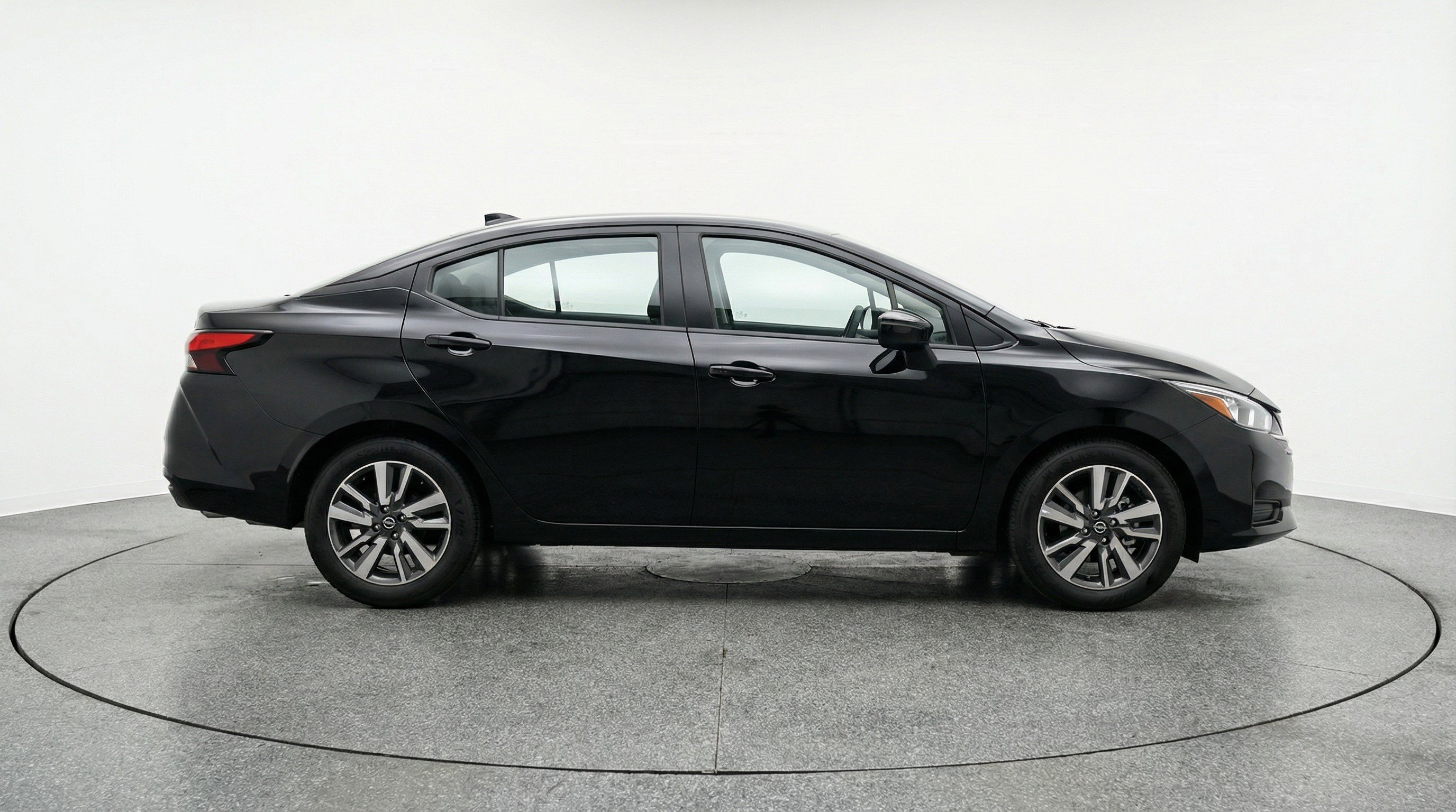 Used 2025 Nissan Versa SV FWD image 11