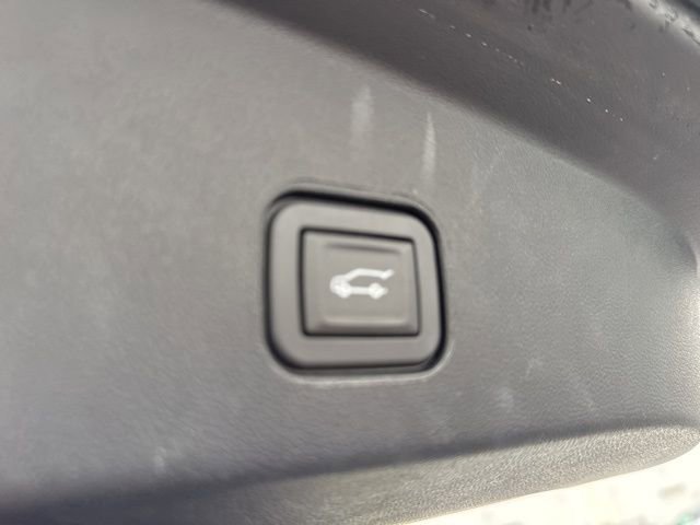Used 2024 Cadillac Lyriq Sport AWD/4WD image 7