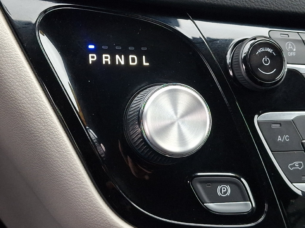 Used 2023 Chrysler Pacifica Touring-L FWD image 14