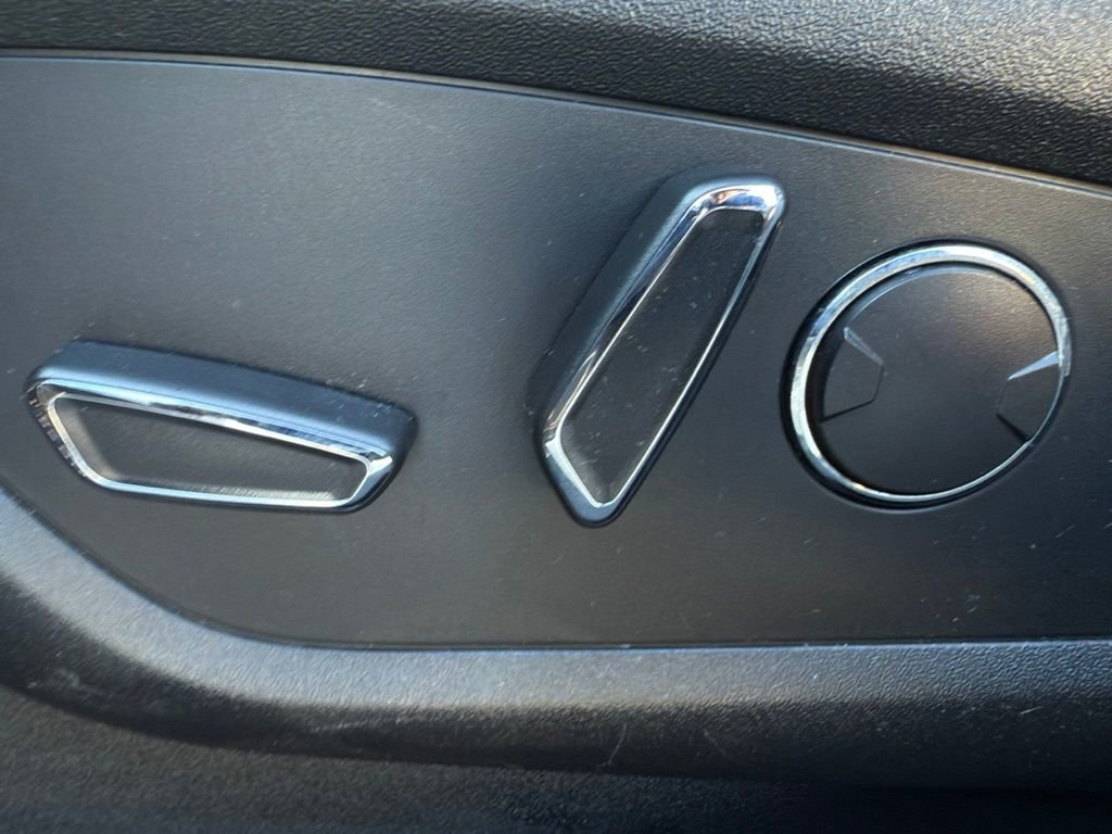 Used 2020 Lincoln Nautilus Reserve w/ Monochromatic Package image 23