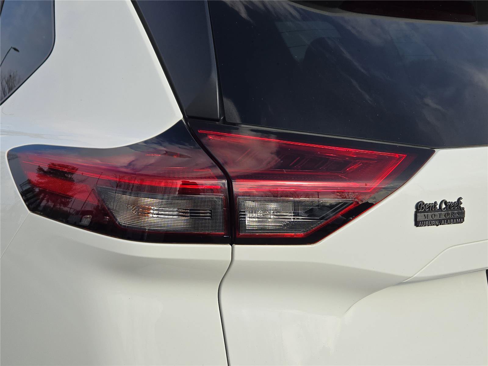 Used 2023 Nissan Rogue S FWD image 9